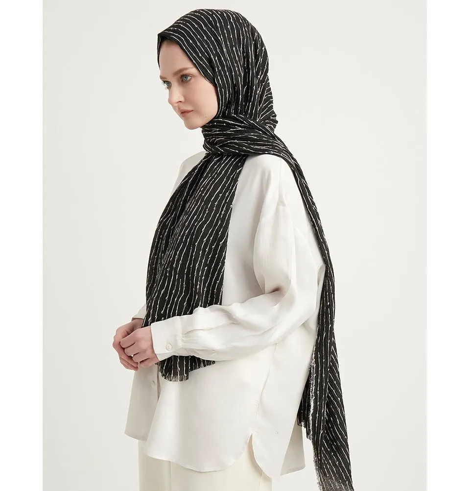 Abstract Lines Crinkle Cotton Hijab Shawl - Charcoal Grey