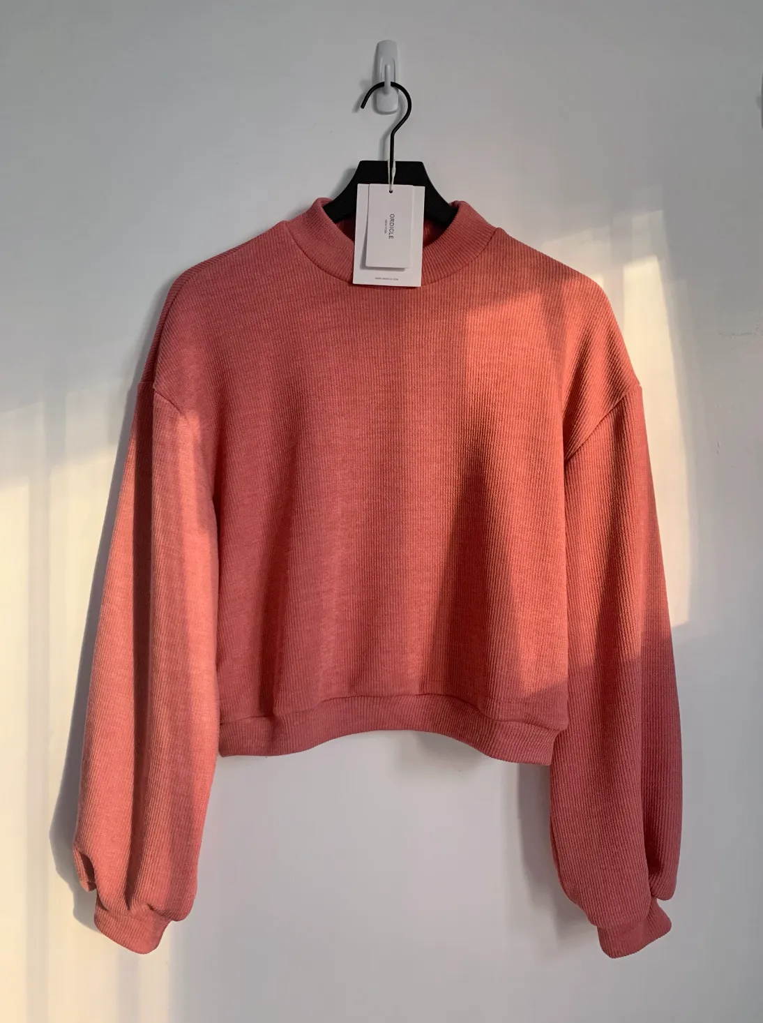[Korean Style] Cherry Puff Sleeve Turtleneck