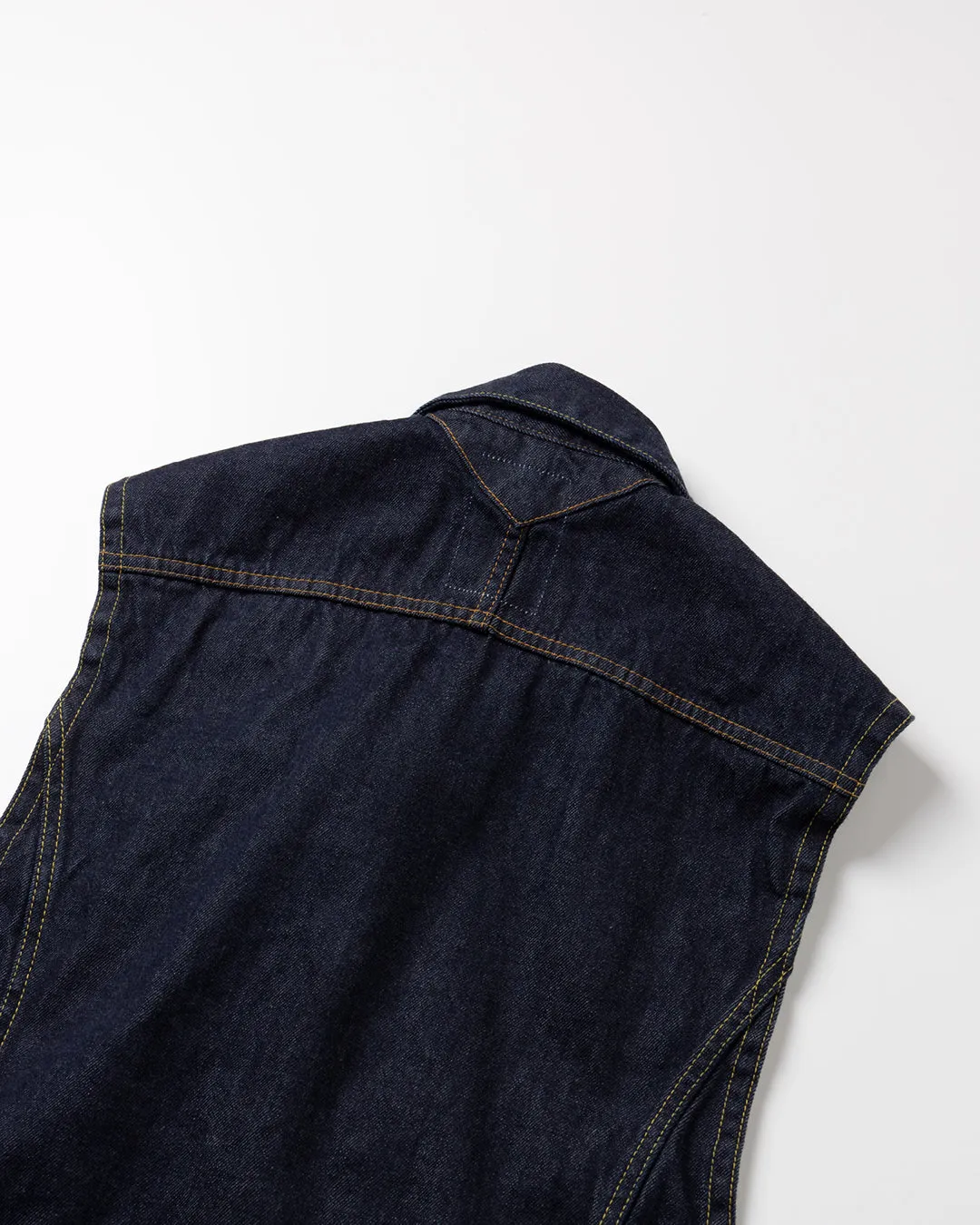 LOW SILHOUETTE DENIM VEST .09【DRY WASH】