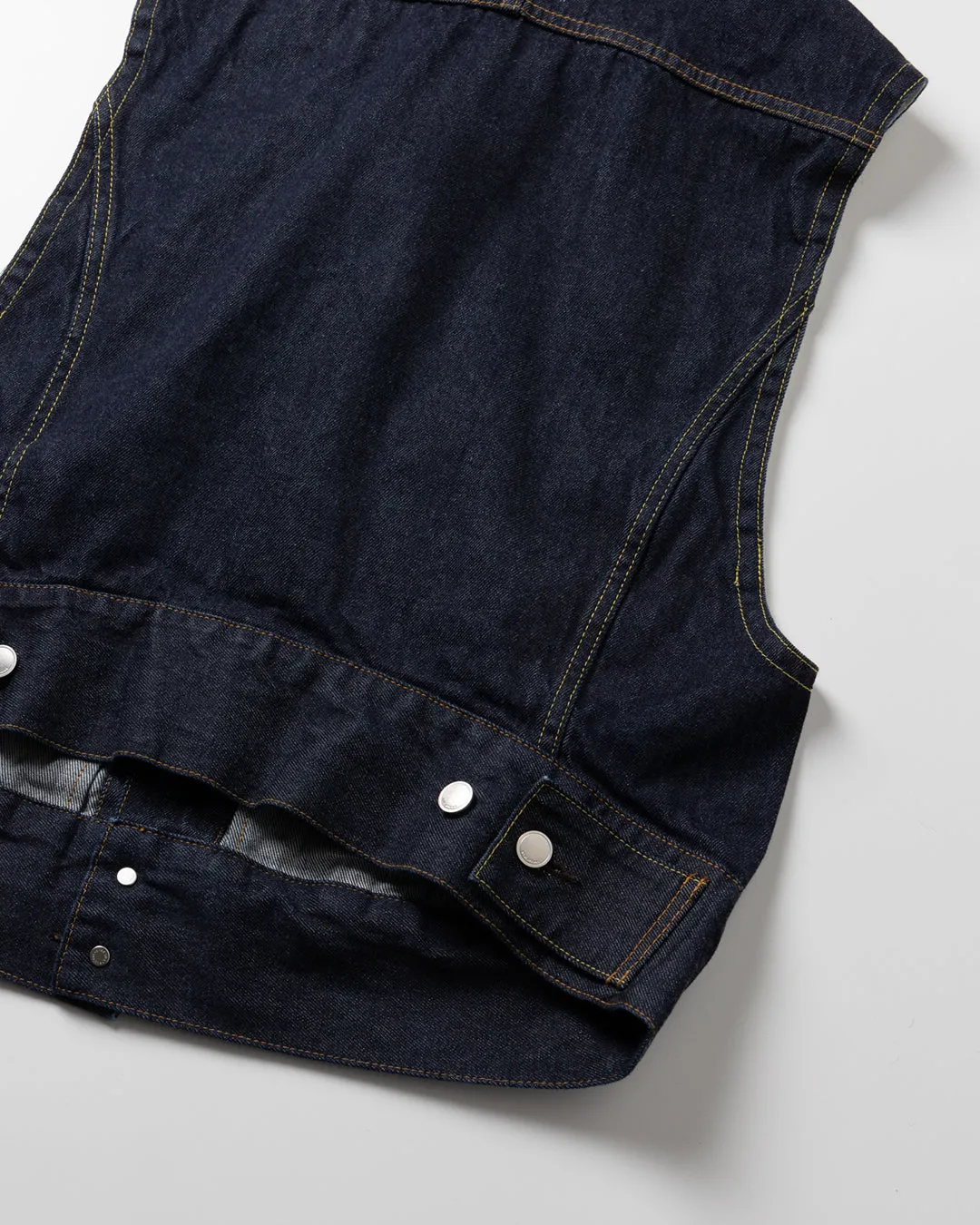 LOW SILHOUETTE DENIM VEST .09【DRY WASH】