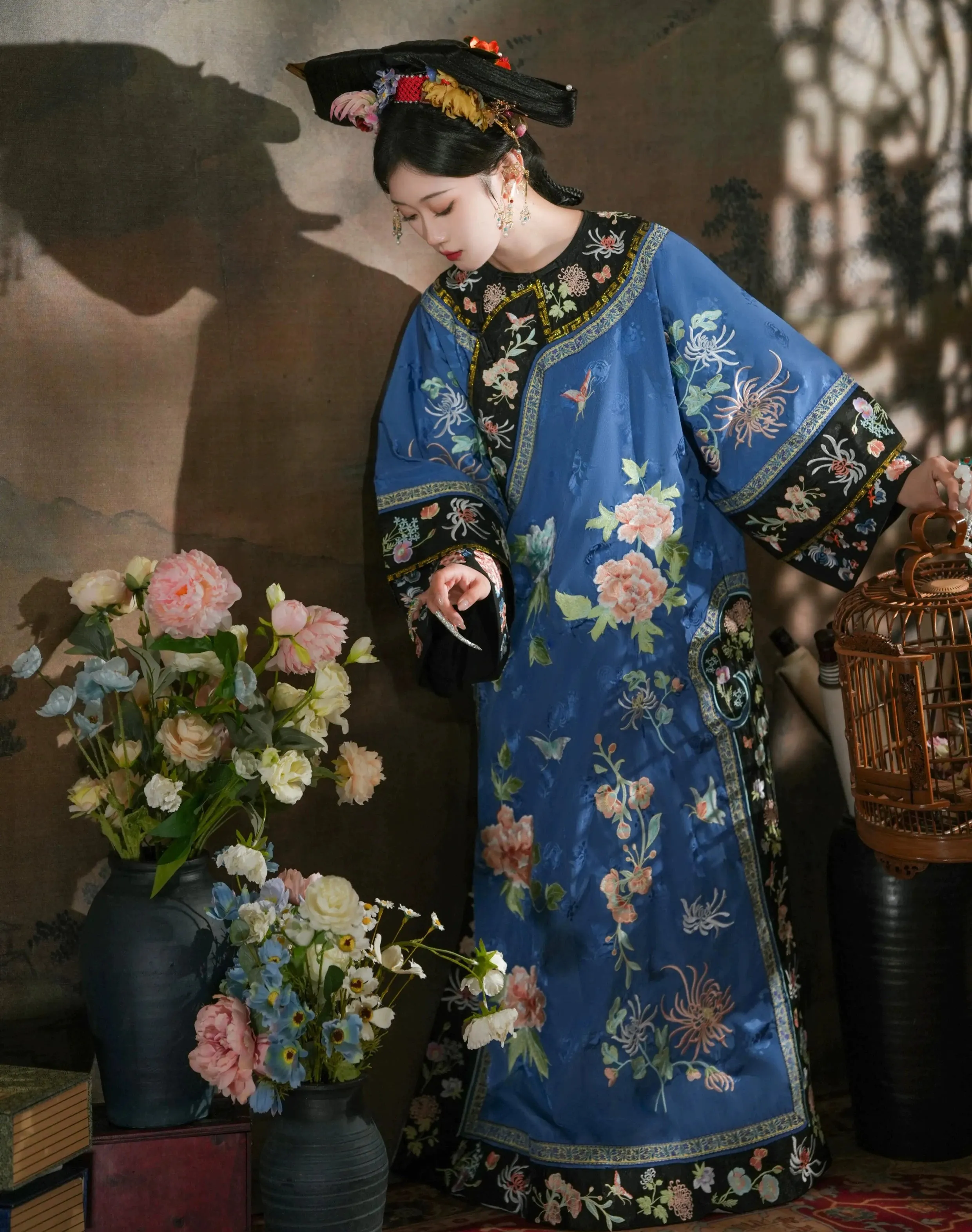 Ruyi 如意 Qing Dynasty Embroidered Changyi Dress