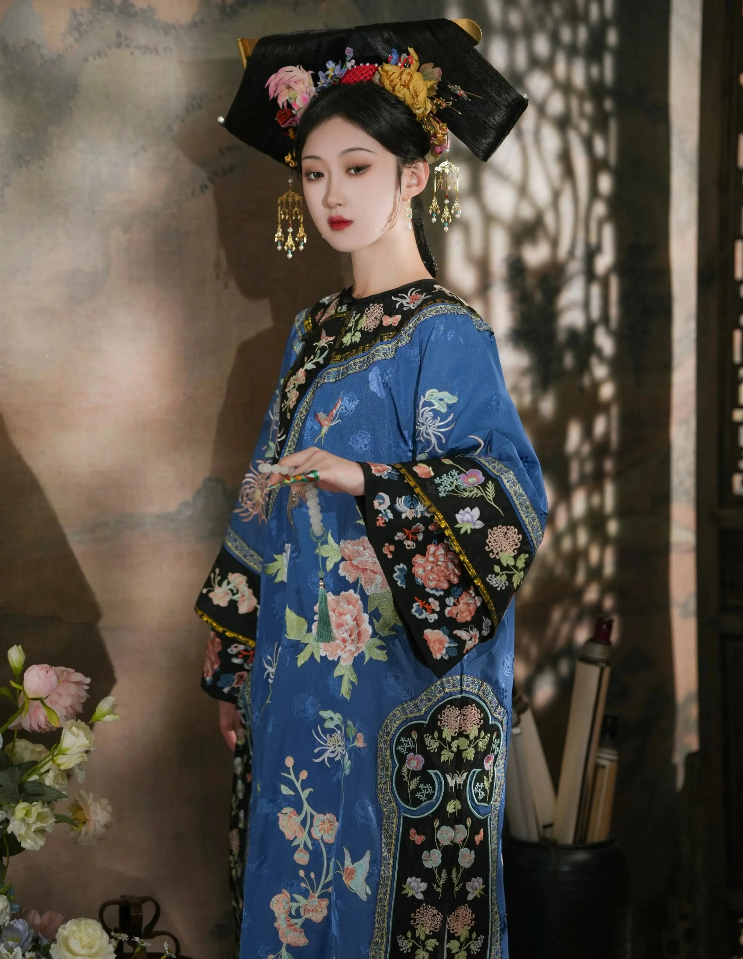 Ruyi 如意 Qing Dynasty Embroidered Changyi Dress
