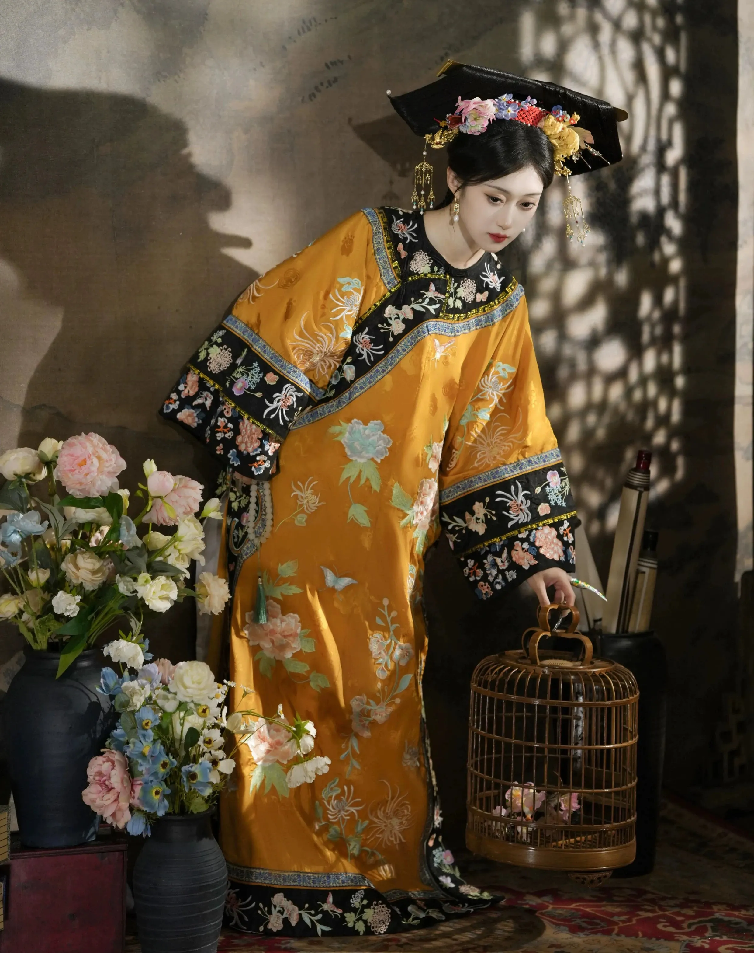Ruyi 如意 Qing Dynasty Embroidered Changyi Dress