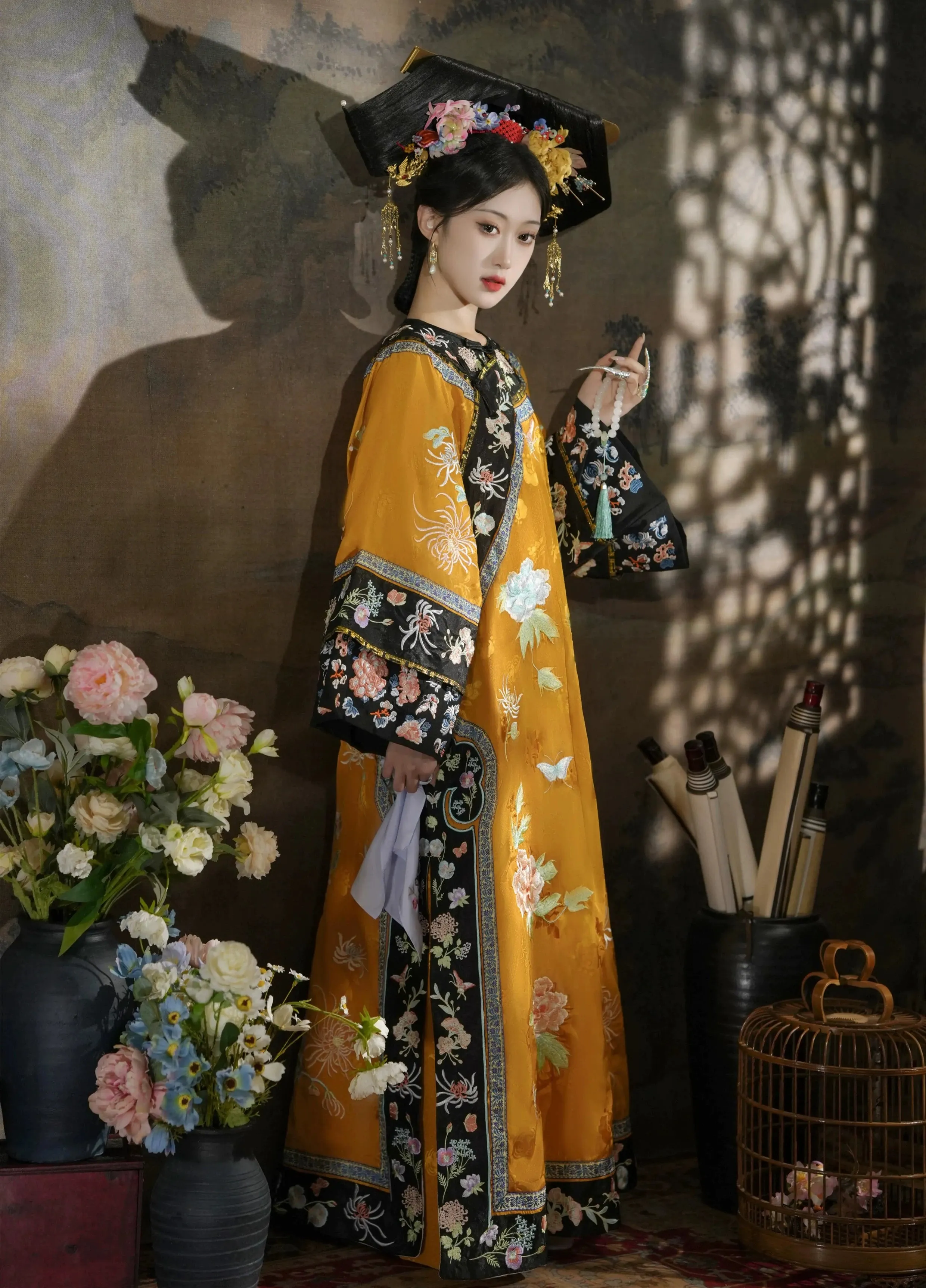 Ruyi 如意 Qing Dynasty Embroidered Changyi Dress