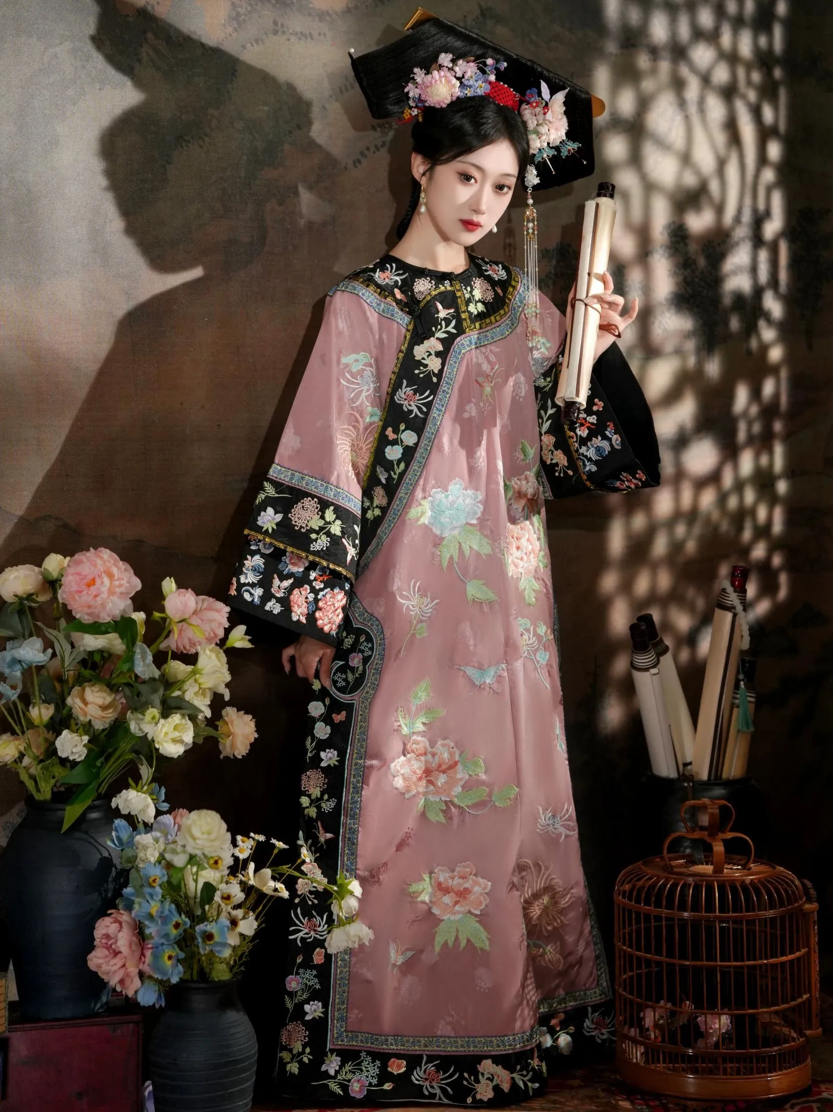 Ruyi 如意 Qing Dynasty Embroidered Changyi Dress